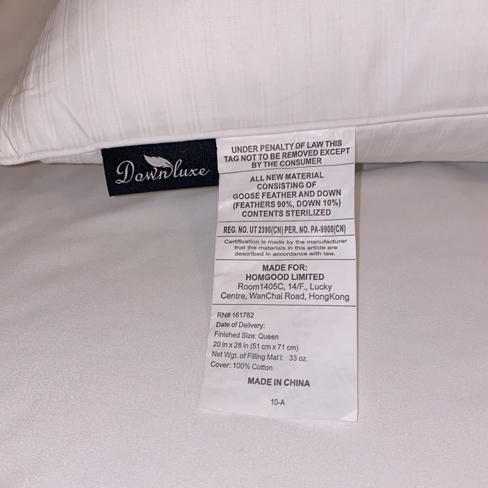 Downluxe Goose Feather Down Pillow 20" x 28" Queen - Picture 8 of 12